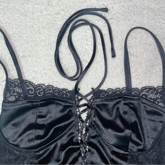 Sexy lace detail satin lace tie clasp bodysuit - Picture 3 of 5